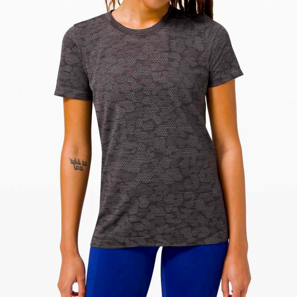 Lululemon Breeze by Short Sleeve in Polar Spots Titanium/Black.